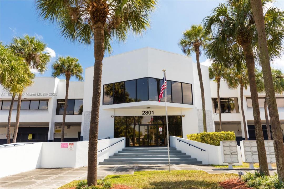 2801 NW 74 AV S15, Miami, Florida 33122