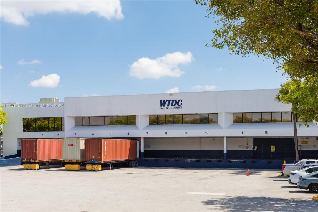 2801 NW 74 AV S15, Miami, Florida 33122