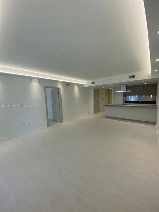 1000 Brickell Plaza 2707, Miami, Florida 33131, USA