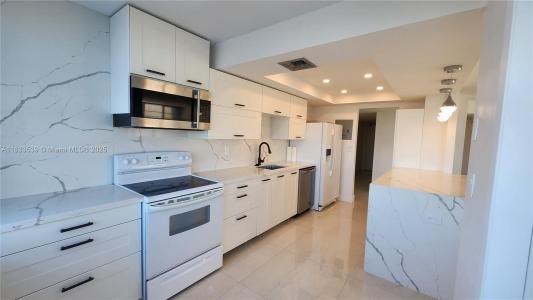 18051 Biscayne Blvd 1705, Aventura, Florida 33160, USA