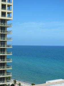 3140 S Ocean Dr 1207, Hallandale Beach, Florida 33009, USA