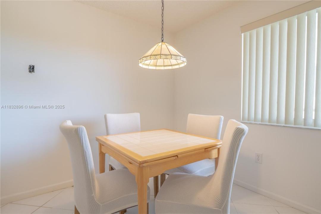 2541 N Nob Hill Rd 309, Sunrise, Florida 33322, USA