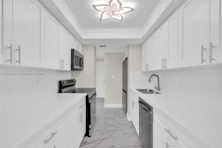 251 174th St 1415, Sunny Isles Beach, Florida 33160, USA
