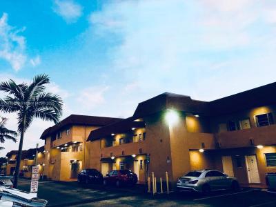 9970 SW 88th St 914-9, Miami, Florida 33176, USA
