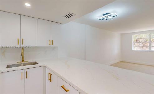 1333 E Hallandale Beach Blvd 326, Hallandale Beach, Florida 33009, USA