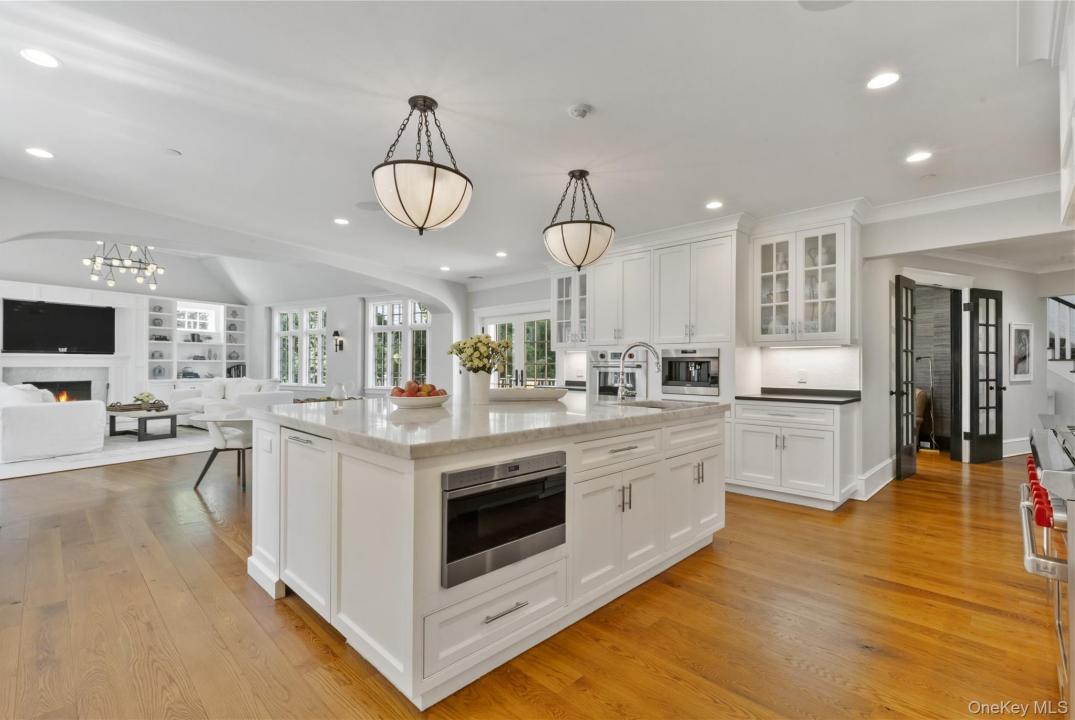 4 Commodore Avenue, Harrison, New York 10580