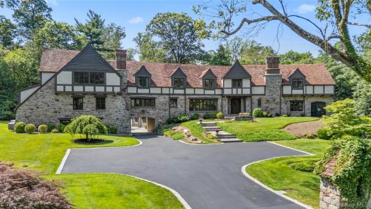 4 Commodore Avenue, Harrison, New York 10580