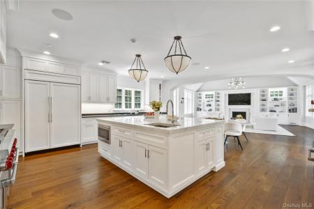 4 Commodore Avenue, Harrison, New York 10580