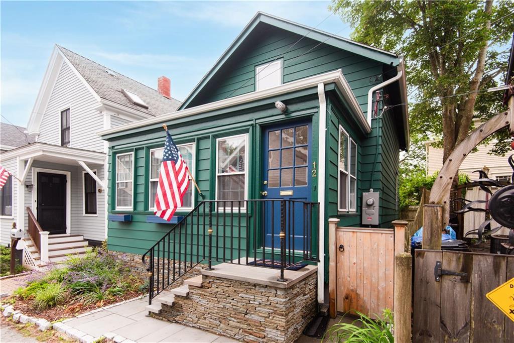 12 Maitland Court, Newport, Rhode Island 02840