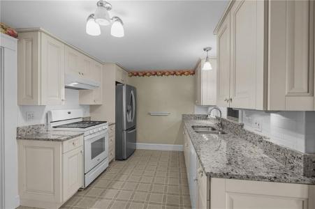 157 Schuyler Street, East Providence, ロードアイランド 02914, アメリカ合衆国