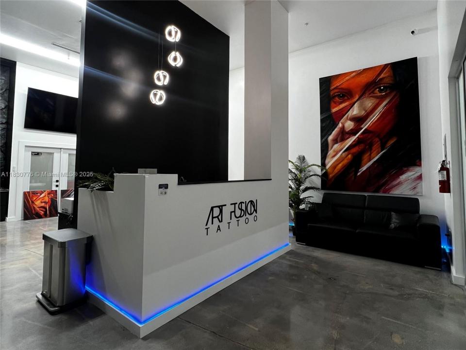 7445 W 4th Ave Unit 113 y 114, Hialeah, Florida 33014