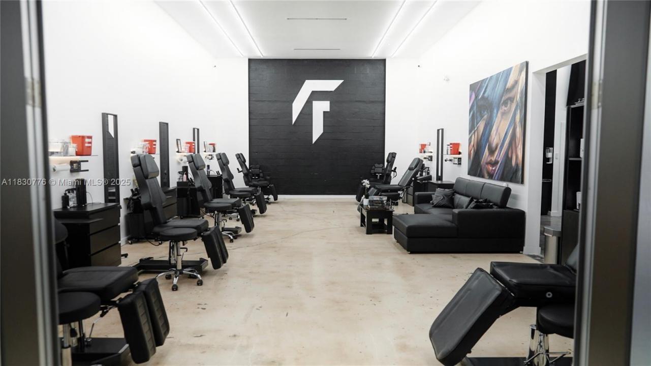 7445 W 4th Ave Unit 113 y 114, Hialeah, Florida 33014
