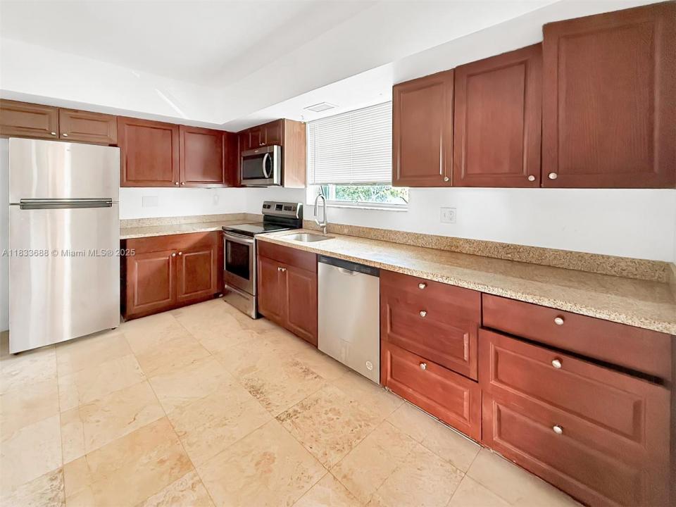 1316 NE 105th St 202, Miami Shores, Floryda 33138, USA