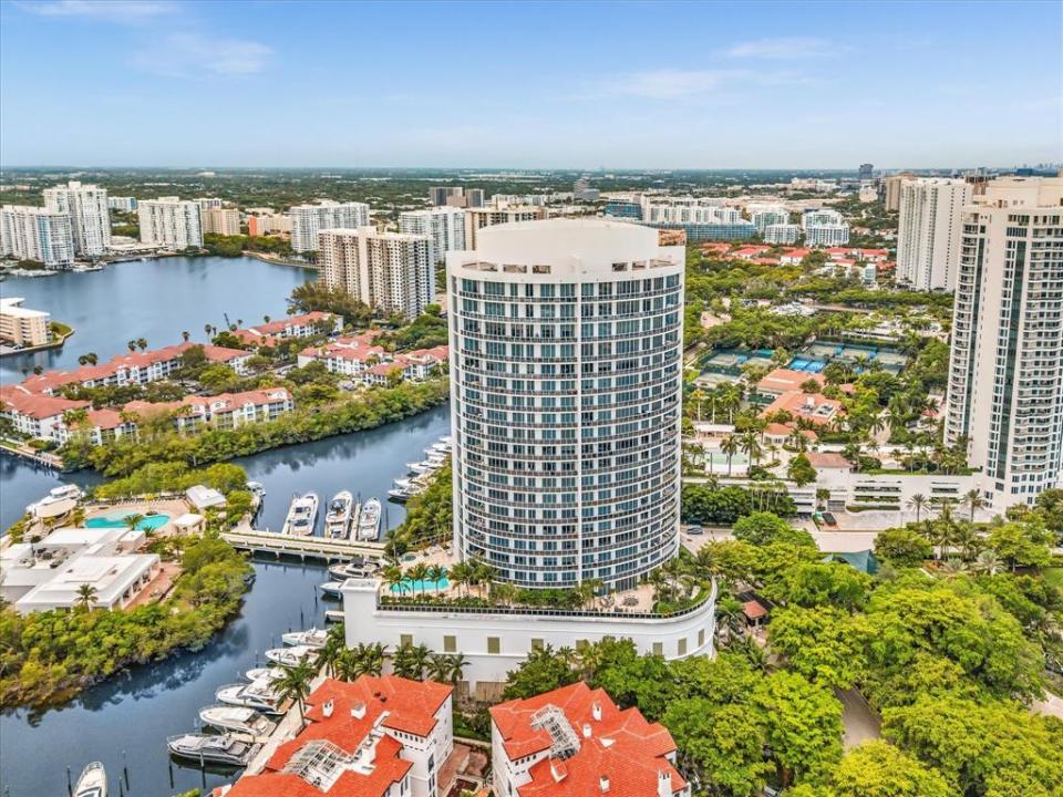 4100 Island Blvd 1403, Aventura, Florida 33160, Estados Unidos