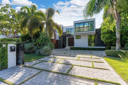 124 Park Dr, Bal Harbour, Florida 33154