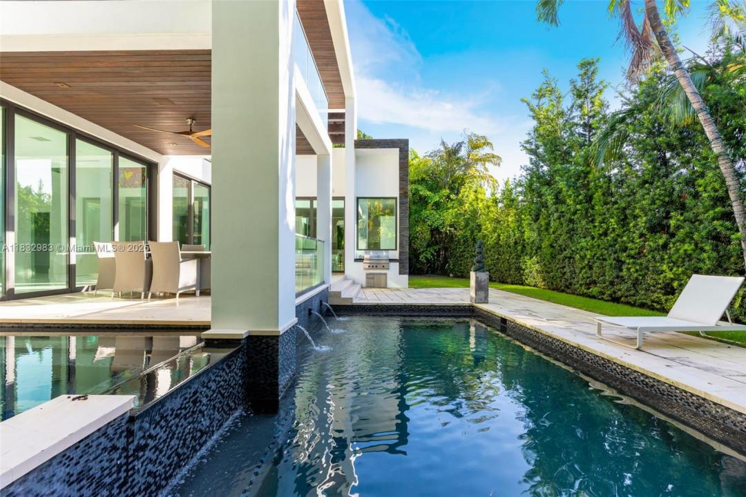 124 Park Dr, Bal Harbour, Florida 33154, Stati Uniti