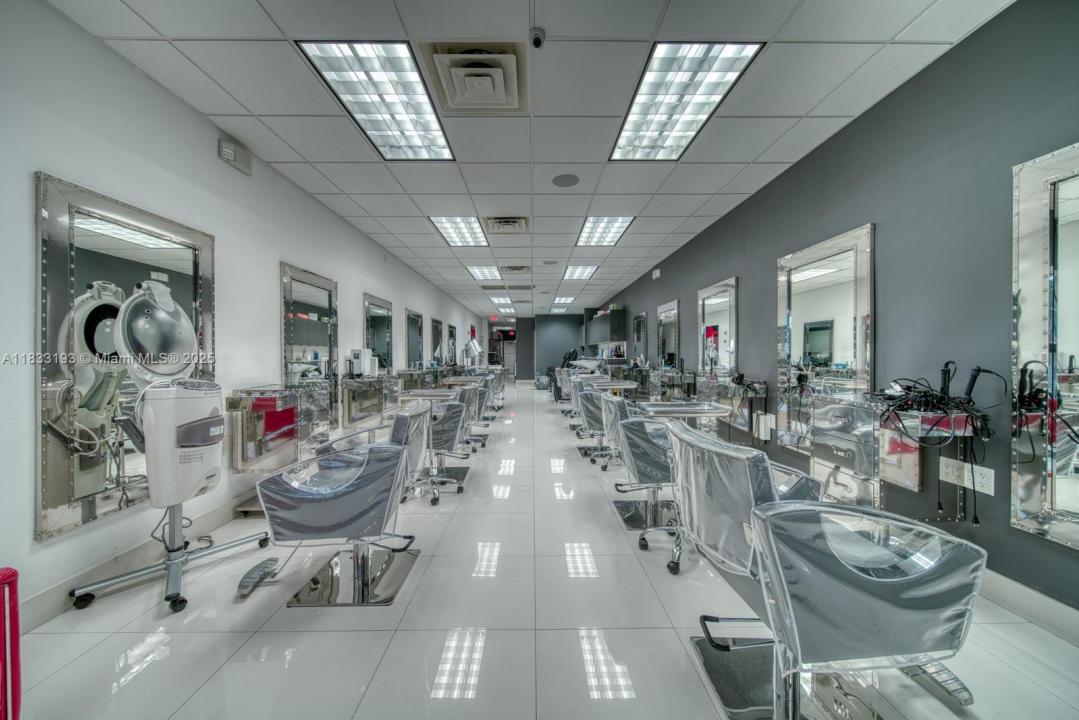 Beauty Salon For Sale In Pinecrest, Pinecrest, Флорида 33156, Соединенные Штаты