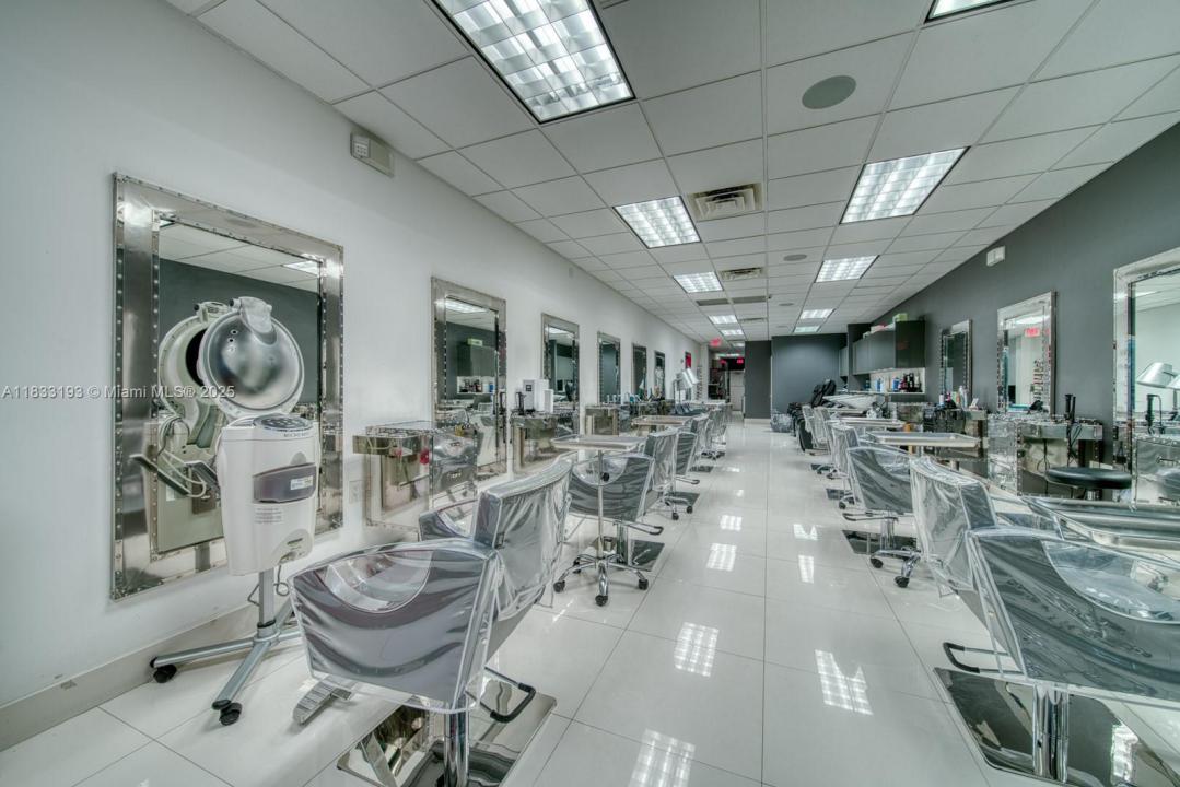 Beauty Salon For Sale In Pinecrest, Pinecrest, Флорида 33156, Соединенные Штаты