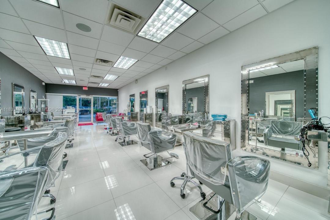 Beauty Salon For Sale In Pinecrest, Pinecrest, Флорида 33156, Соединенные Штаты