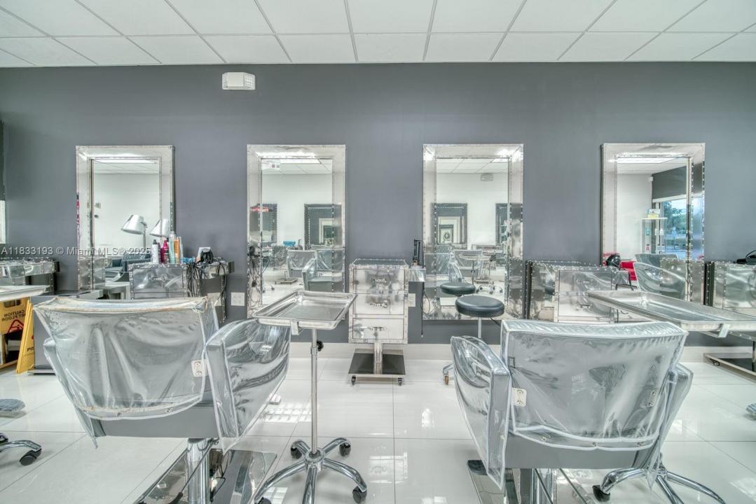 Beauty Salon For Sale In Pinecrest, Pinecrest, Флорида 33156, Соединенные Штаты