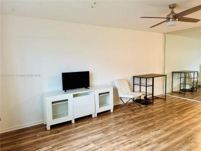 1821 NE 62nd St 405, Fort Lauderdale, Florida 33308, USA