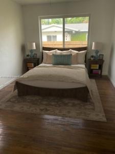 445 NE 70th St 1, Miami, Florida 33138, USA
