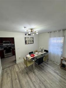 1570 W 46th St 232, Hialeah, Florida 33012, USA