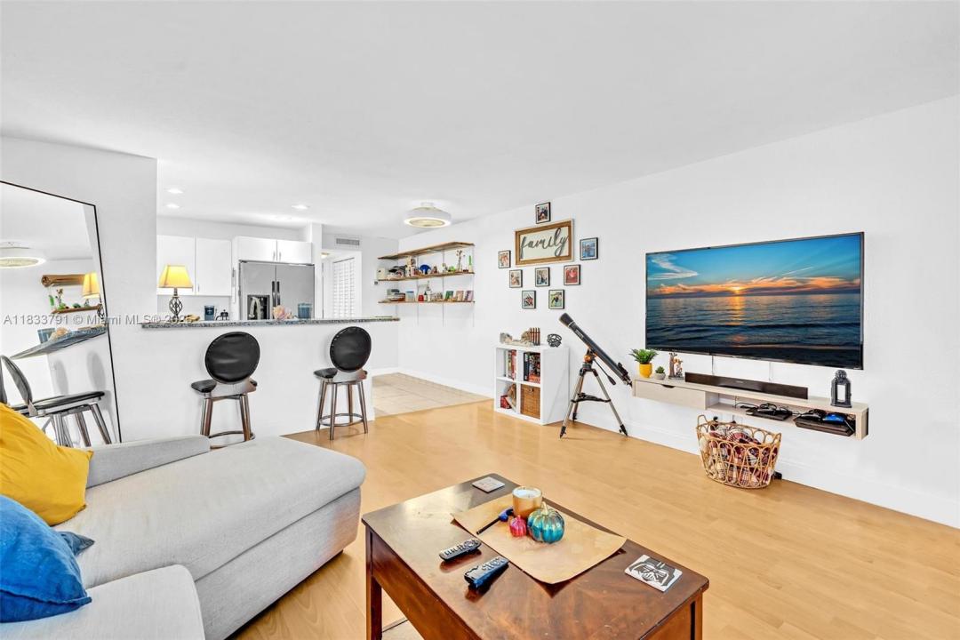 2715 NE 49th St 102, Fort Lauderdale, 佛羅里達州 33308, 美國