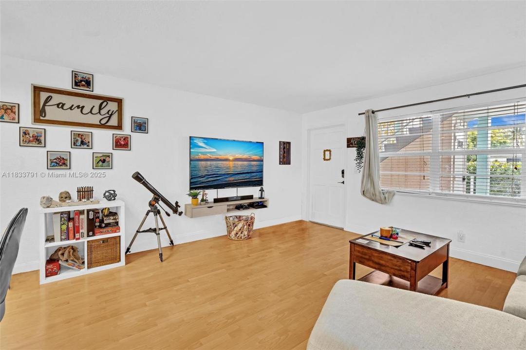 2715 NE 49th St 102, Fort Lauderdale, 佛羅里達州 33308, 美國