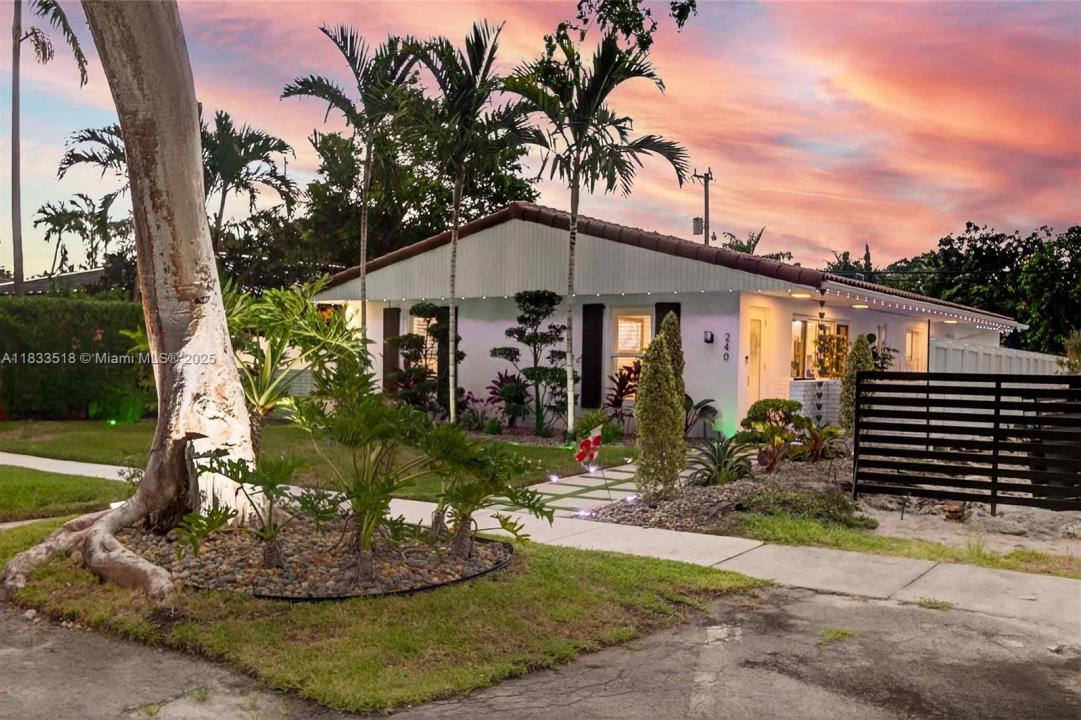 240 NE 97th St, Miami Shores, 佛羅里達州 33138, 美國