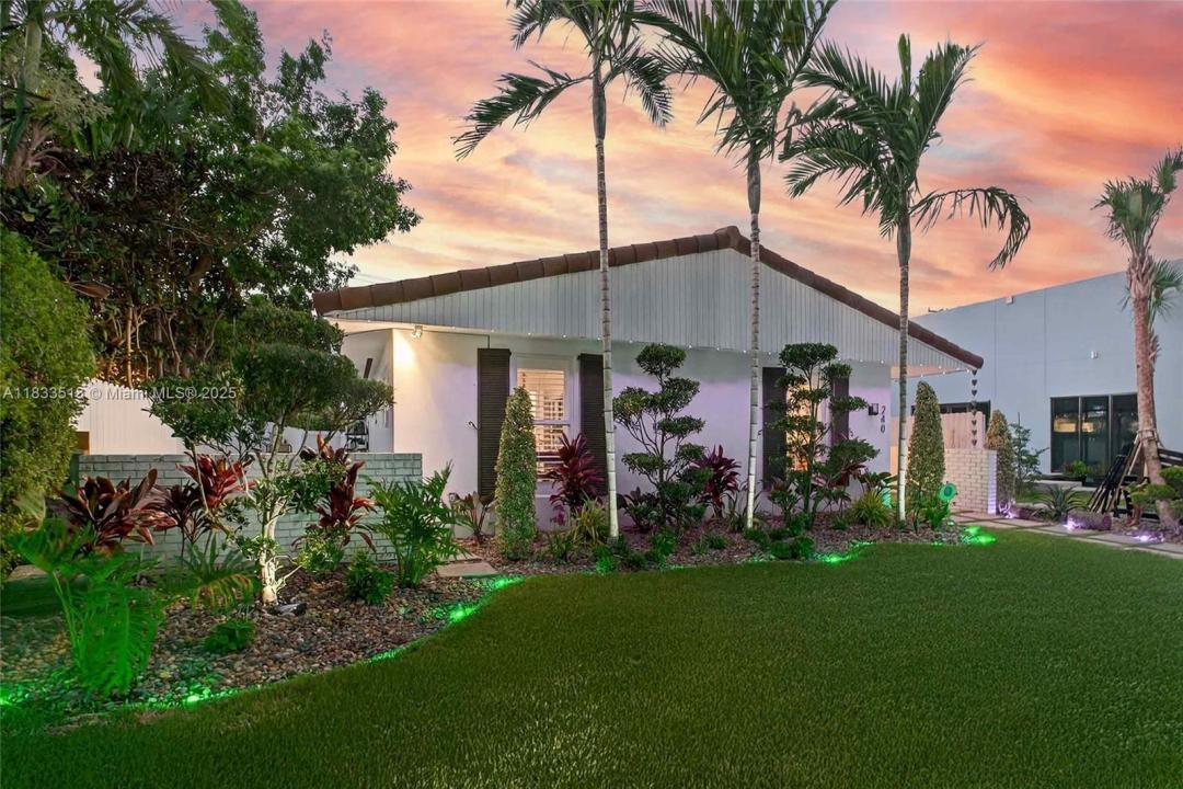 240 NE 97th St, Miami Shores, 佛羅里達州 33138, 美國