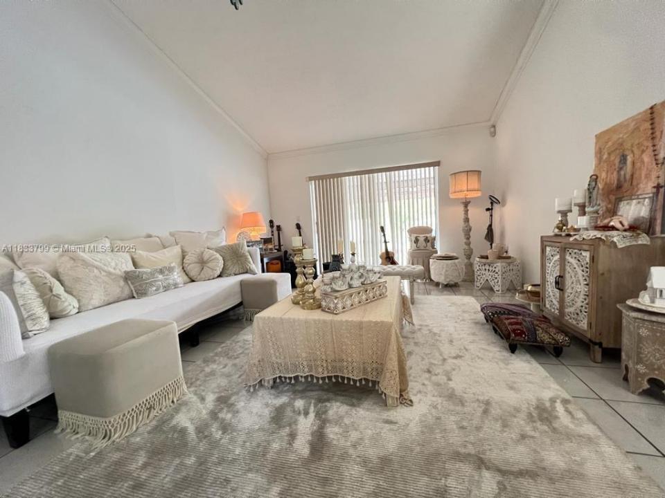 9724 SW 114th Ct 1, Miami, Florida 33176