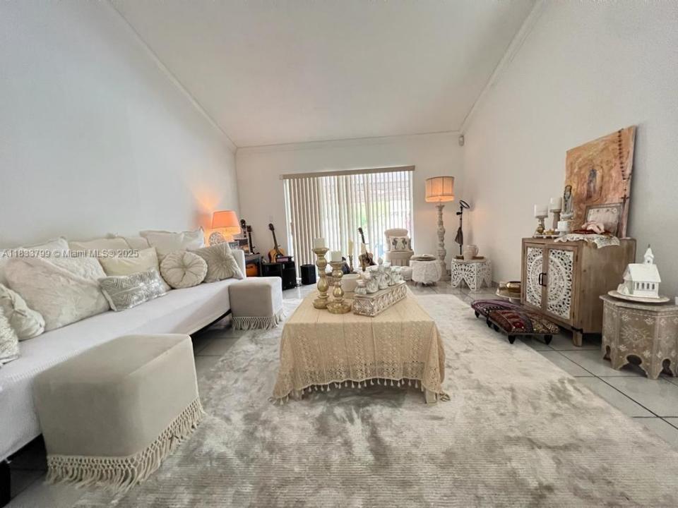 9724 SW 114th Ct 1, Miami, Florida 33176