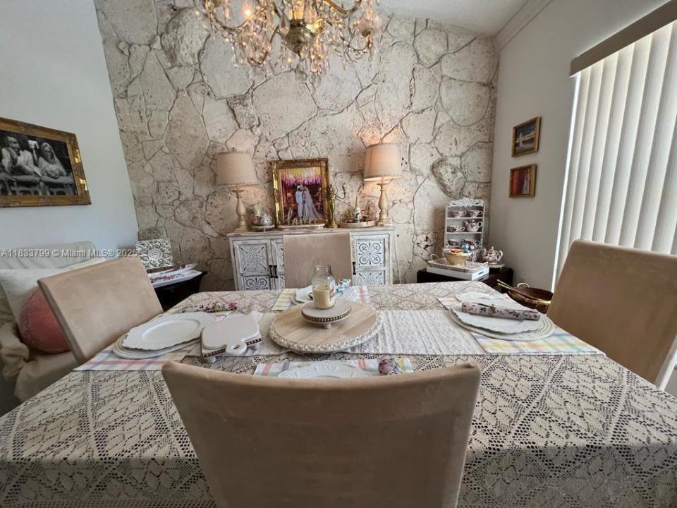 9724 SW 114th Ct 1, Miami, Florida 33176