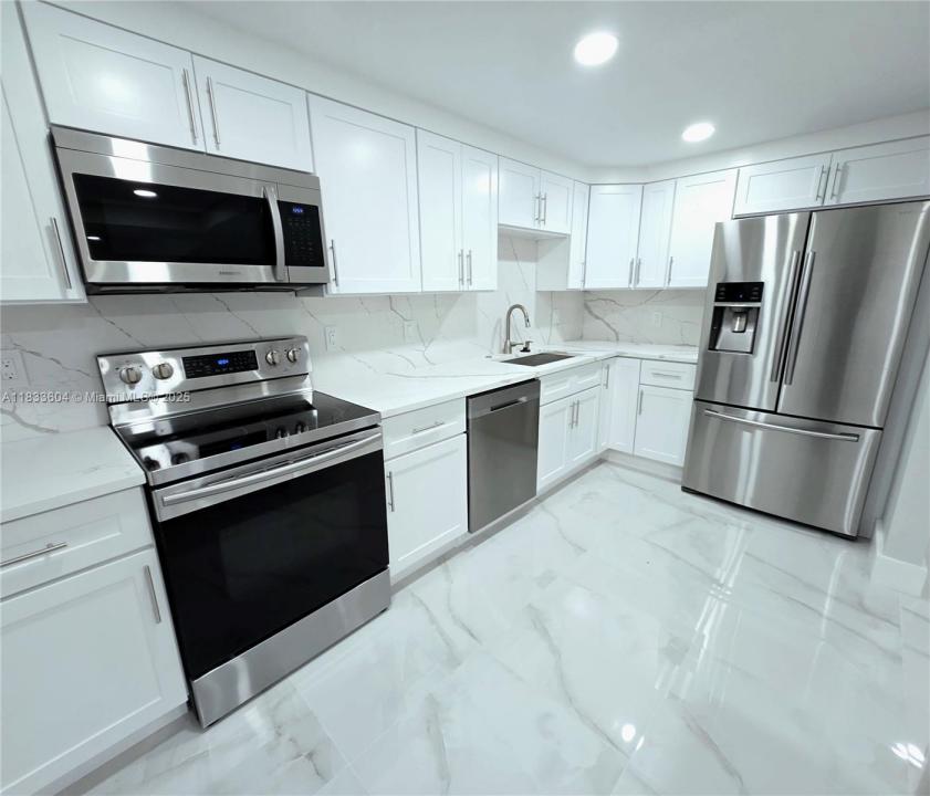 3710 Inverrary 1P, Lauderhill, פלורידה 33319, ארצות הברית של אמריקה