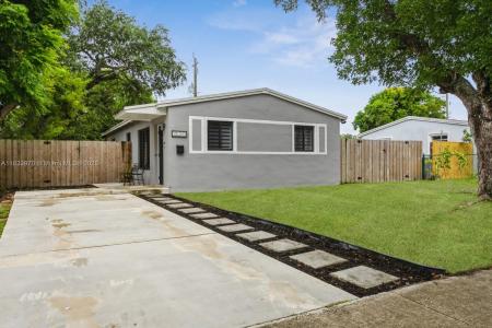 1530 N 69th Way, Hollywood, Florida 33024, USA