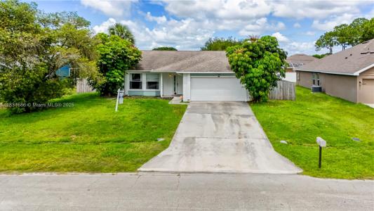 1226 SW Curry St, Port St. Lucie, Florida 34983, USA