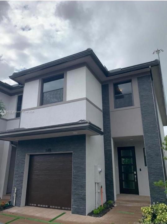 15842 NW 91 Ct 15842, Miami Lakes, פלורידה 33018, ארצות הברית של אמריקה 