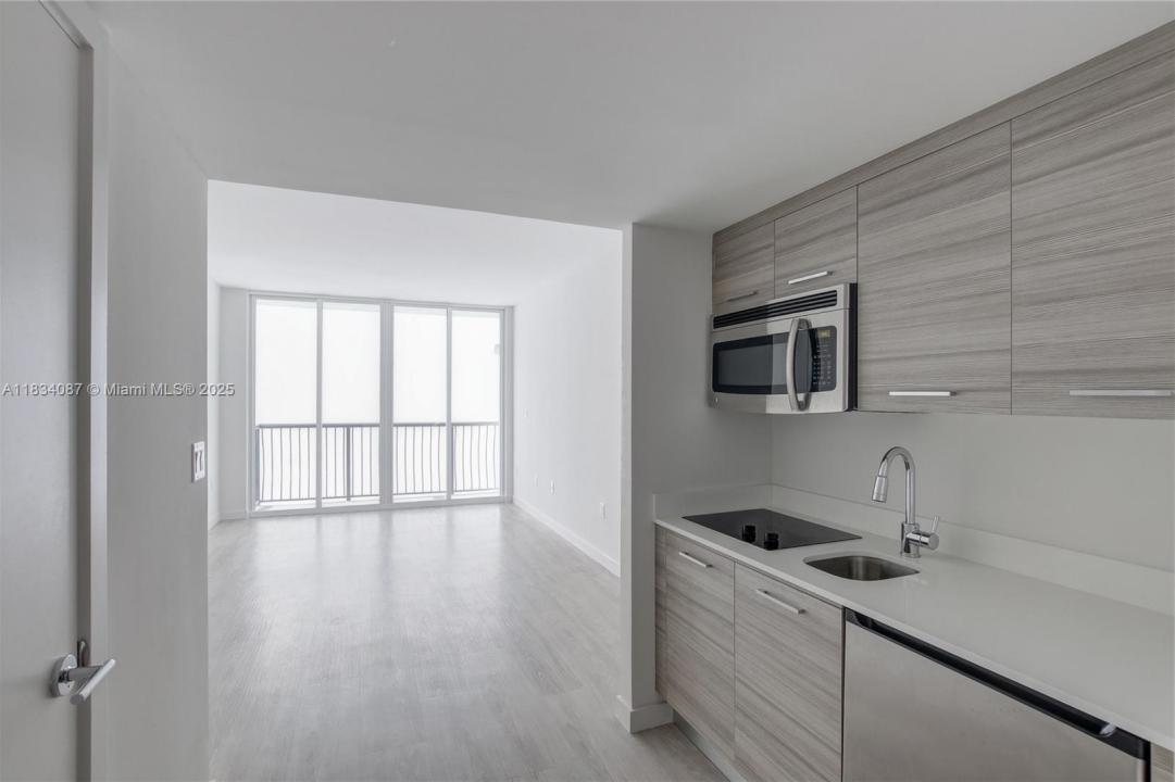 1756 N Bayshore Dr 10O, Miami, Florida 33132