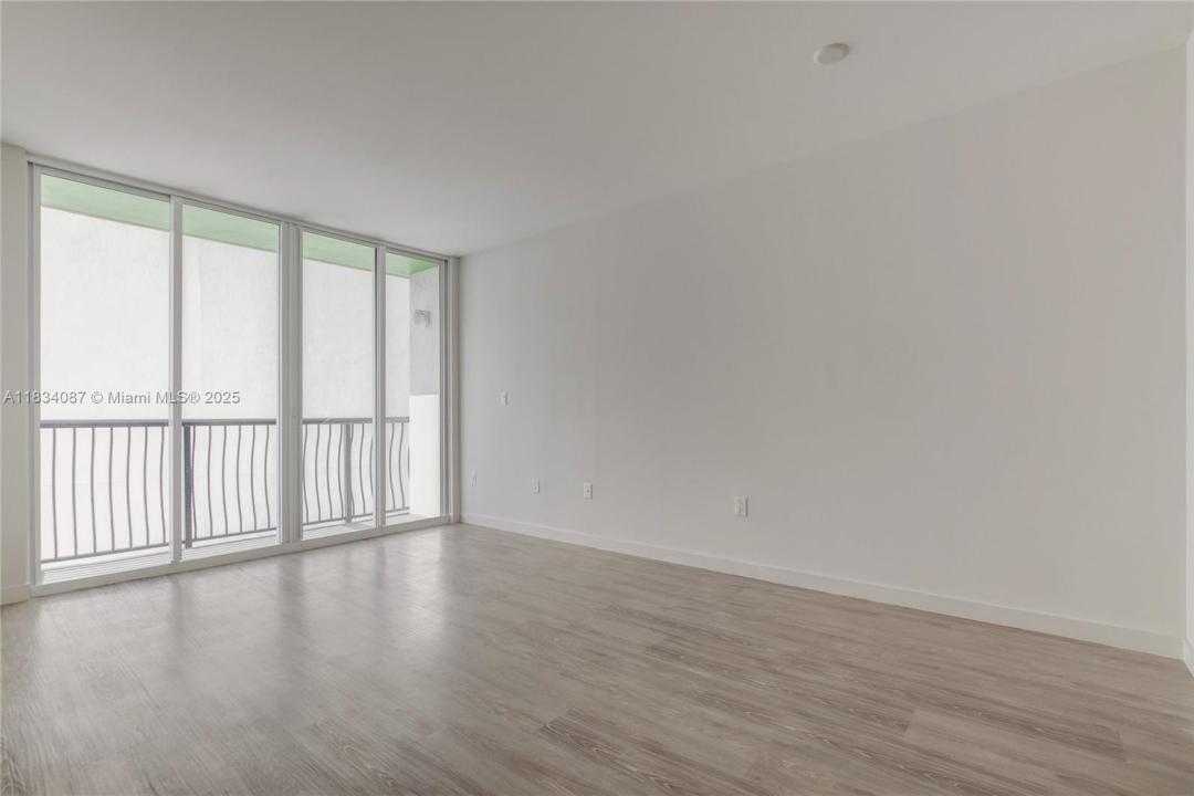 1756 N Bayshore Dr 10O, Miami, Florida 33132