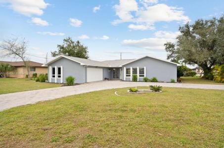 237 Santa Monica Ct, Cape Coral, Florida 33904, USA