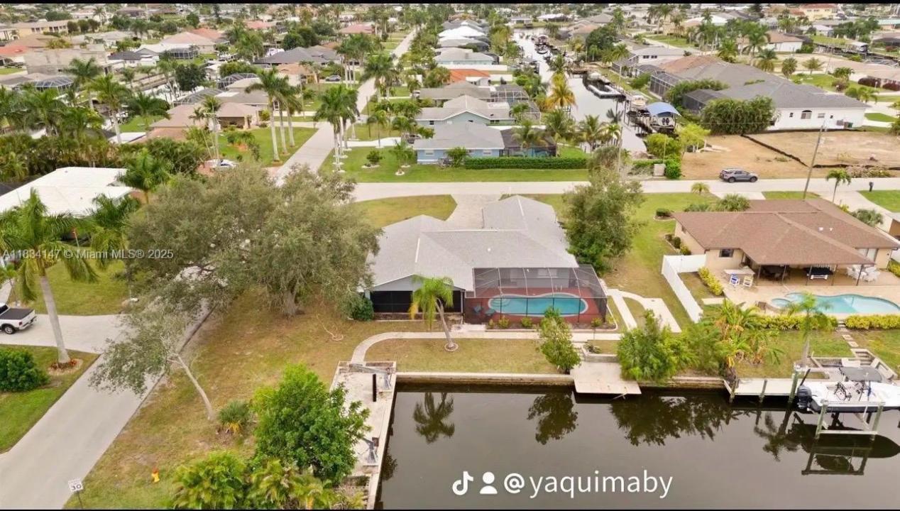 237 Santa Monica Ct, Cape Coral, Флорида 33904, Соединенные Штаты