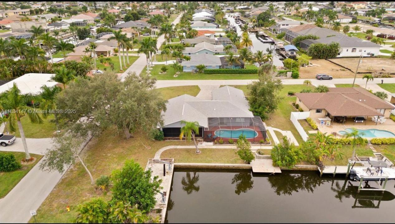 237 Santa Monica Ct, Cape Coral, Флорида 33904, Соединенные Штаты