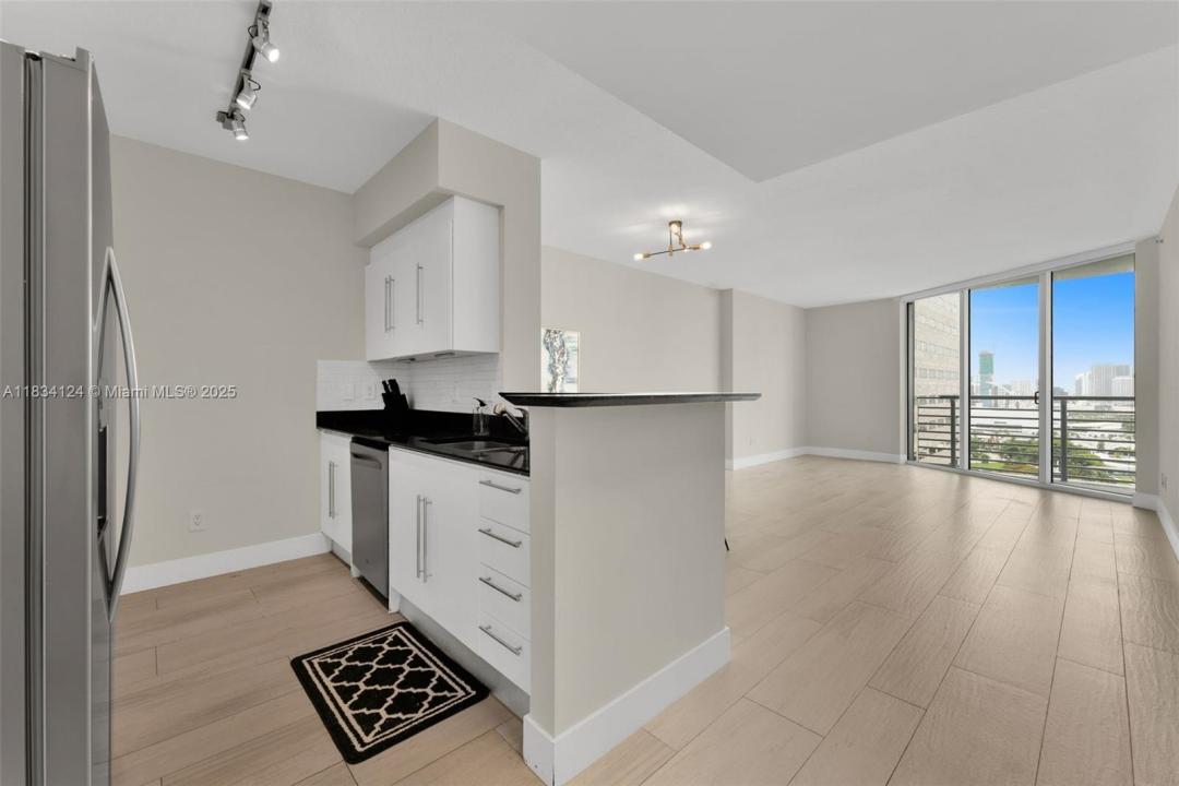 325 S Biscayne Blvd 2816, Miami, Florida 33131, USA
