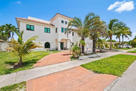 5900 NE 21st Ln, Fort Lauderdale, Florida 33308, USA