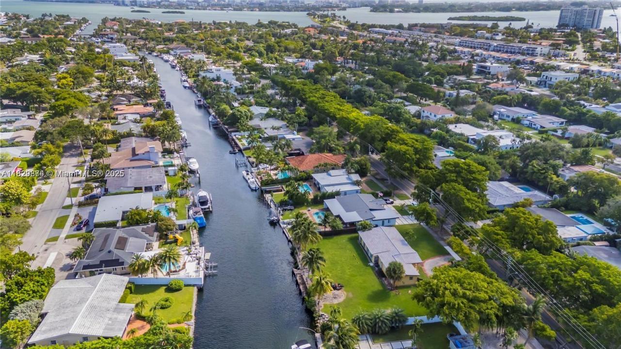 1865 KEYSTONE BL, North Miami, Florida 33181
