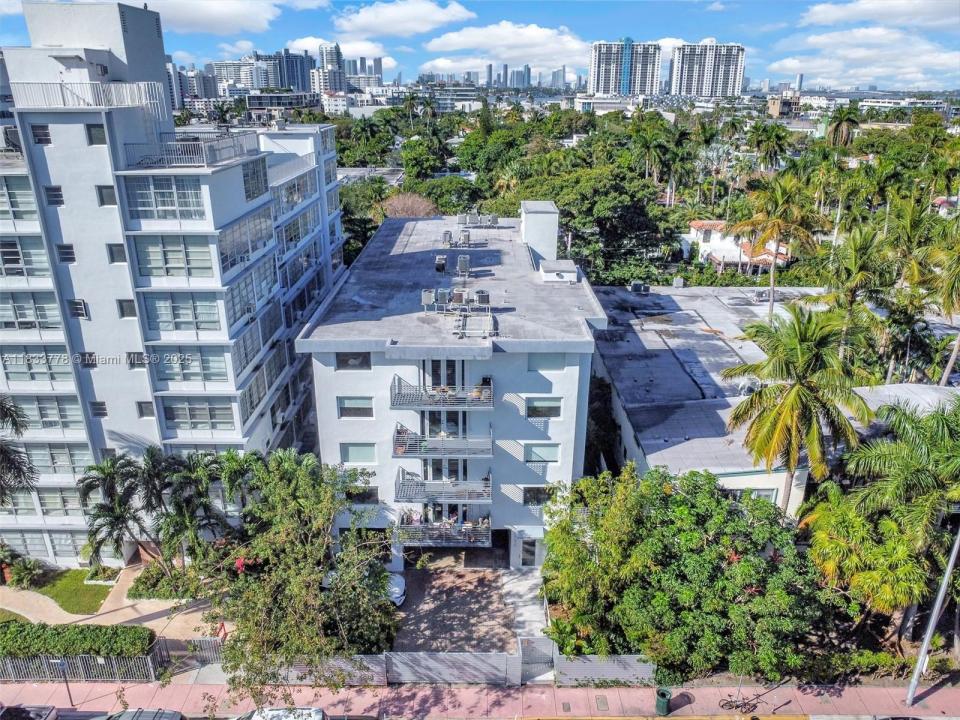 1754 Meridian Ave 303, Miami Beach, פלורידה 33139, ארצות הברית של אמריקה