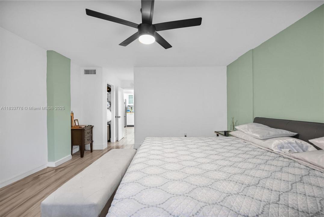 1754 Meridian Ave 303, Miami Beach, פלורידה 33139, ארצות הברית של אמריקה