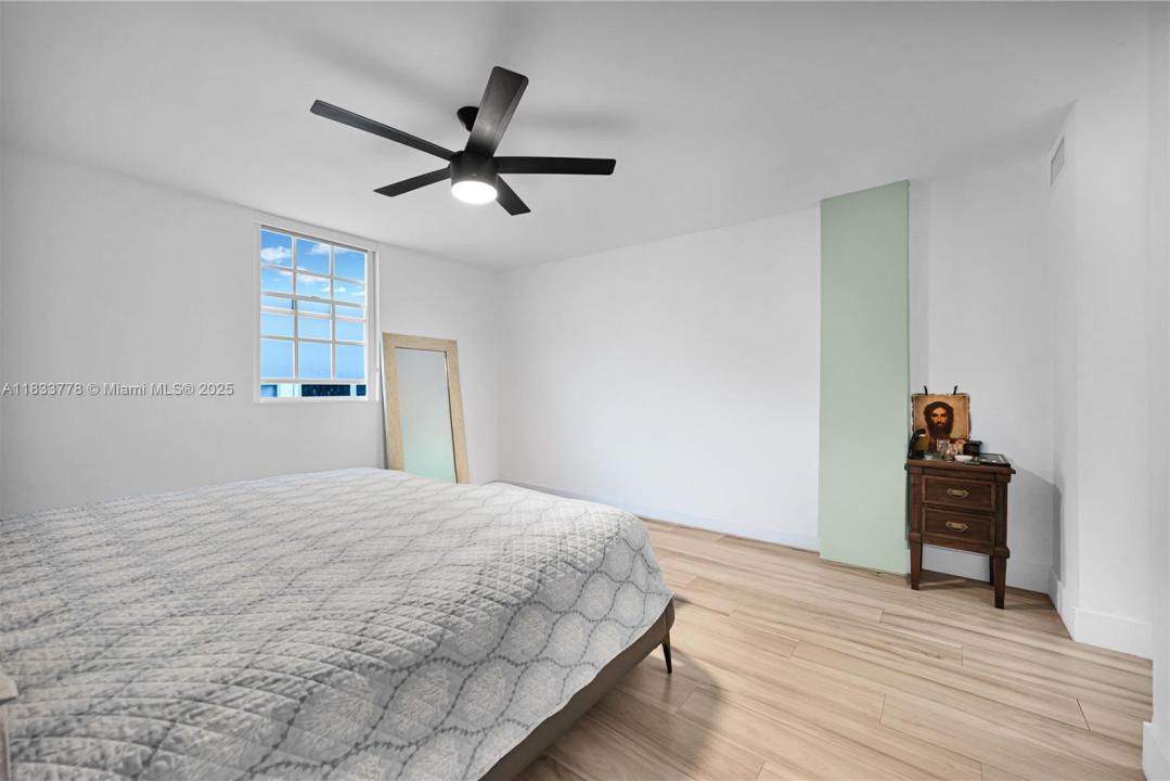 1754 Meridian Ave 303, Miami Beach, פלורידה 33139, ארצות הברית של אמריקה
