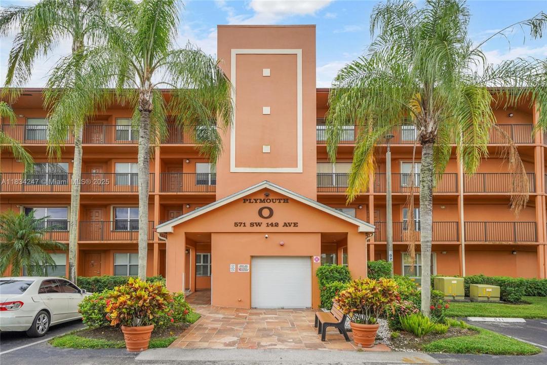 571 SW 142nd Ave 410O, Pembroke Pines, Florida 33027